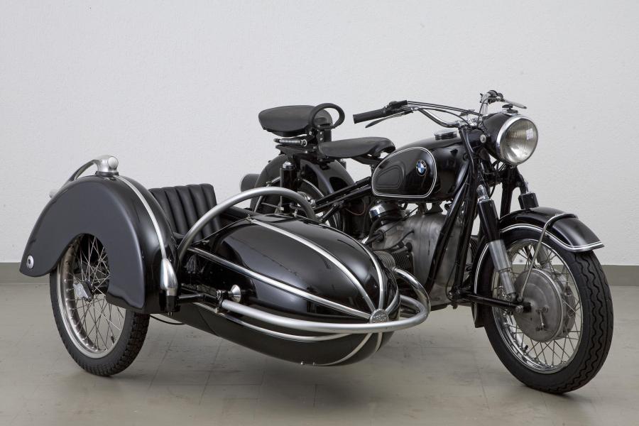 BMW R 50/2 with a Steib Sidecar